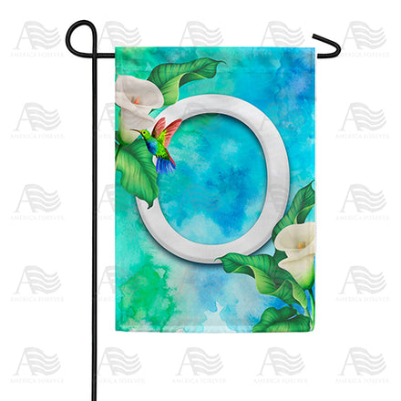 hummingbird-at-lily-monogram-garden-flag